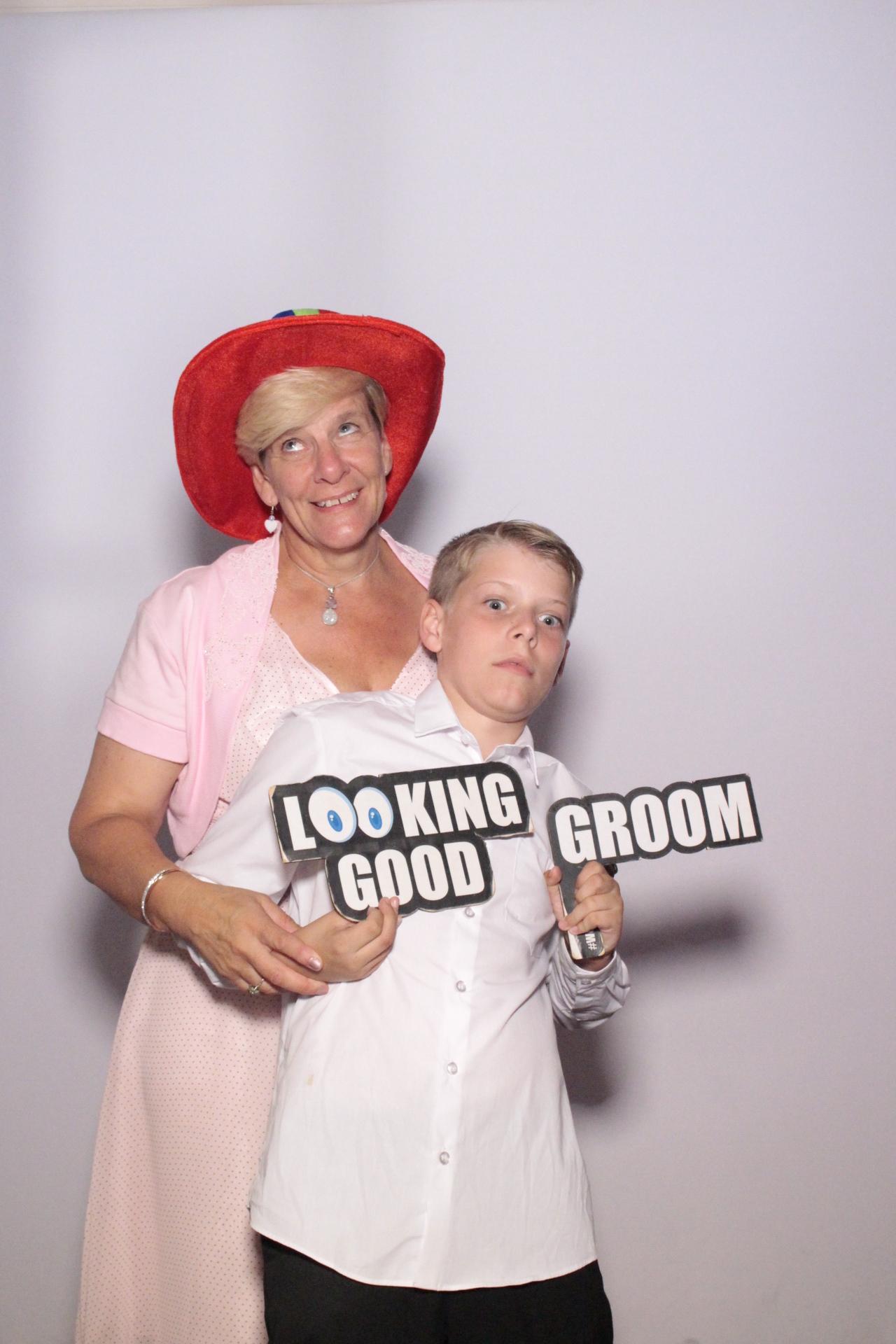 Gemma & Scott's Wedding | View more photos from the event at gallery.myphotoboothexperience.co.uk/u/MyPhotoBoothExperienceLtd/Gemma-Scotts-Wedding